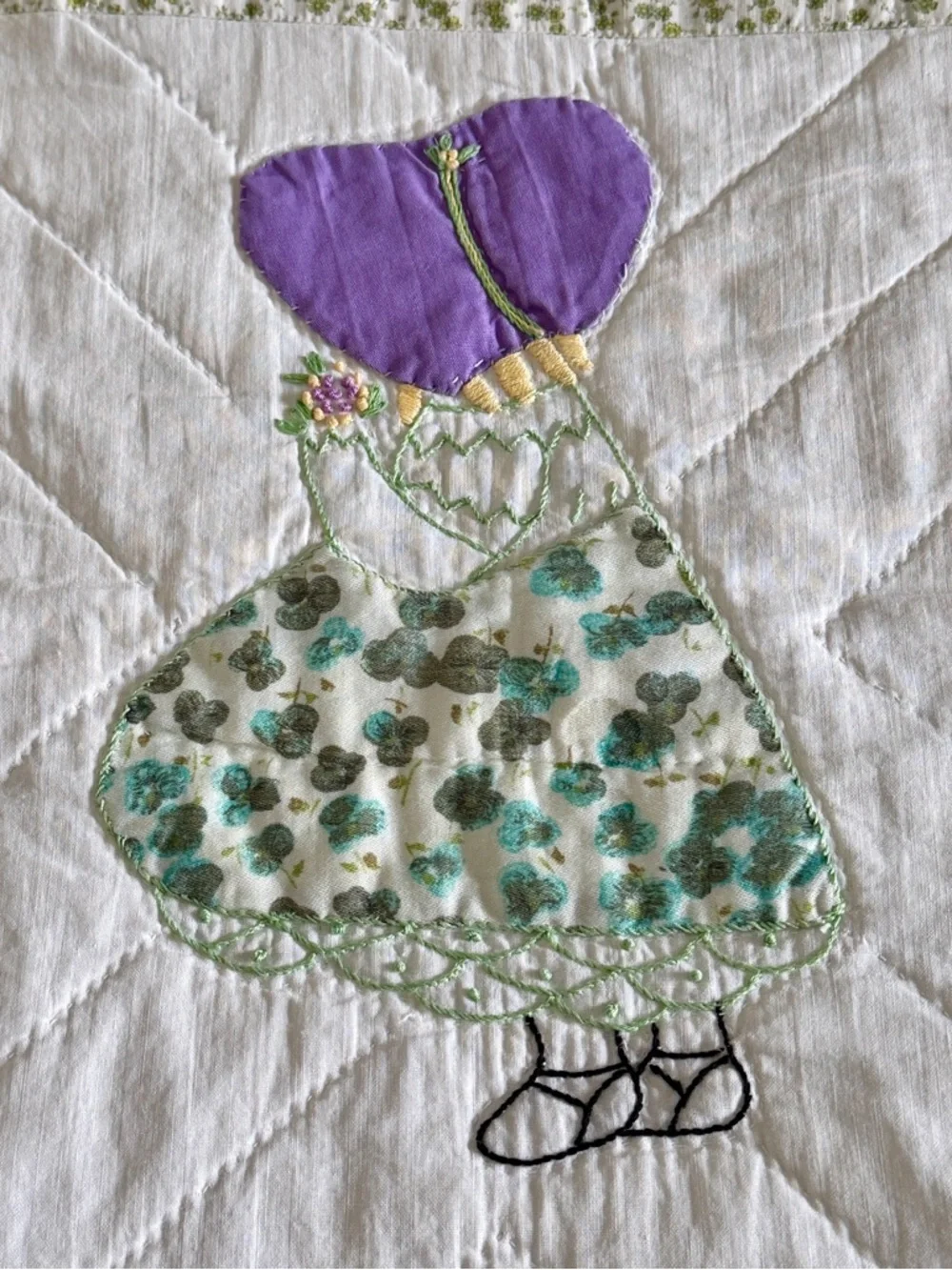 Sun‎ Bonnet Sue Vintage Patchwork & Applique Quilt Hand Made 1939 - 1970 84x74”
